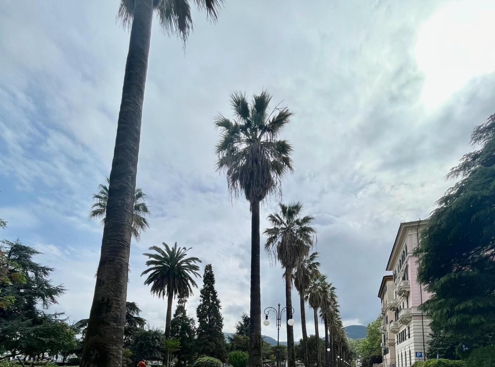 Breathe Liguria - Lucy: Historic Center Seaside Apartment La Spezia Exterior photo